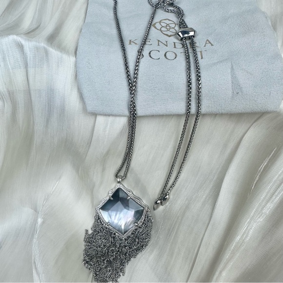 KENDRA SCOTT Kingston Silver Long Pendant Necklace in Slate Cats Eye - Picture 2 of 4